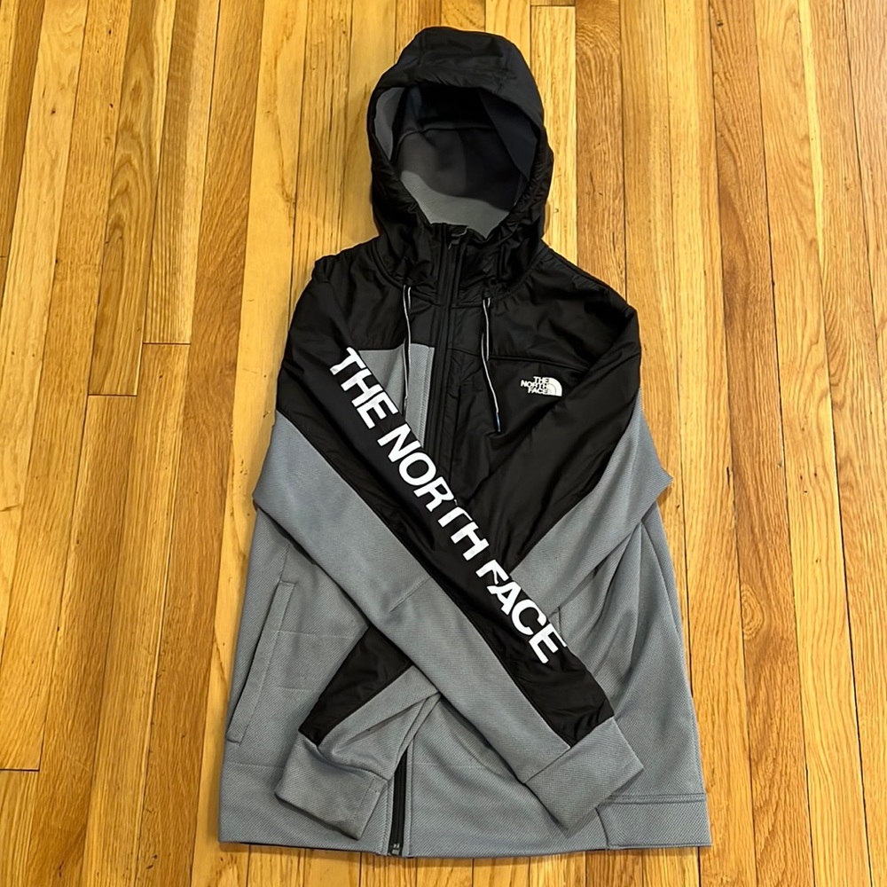 Men The North Face Jacket Size Medium.